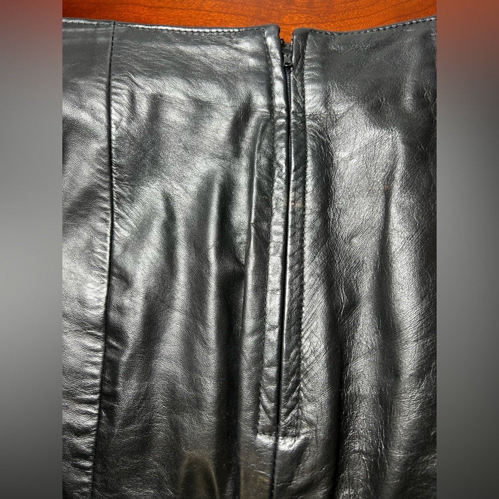 Women’s 6 Black Leather Skirt by Byrnes & Baker - Picture 3 of 6
